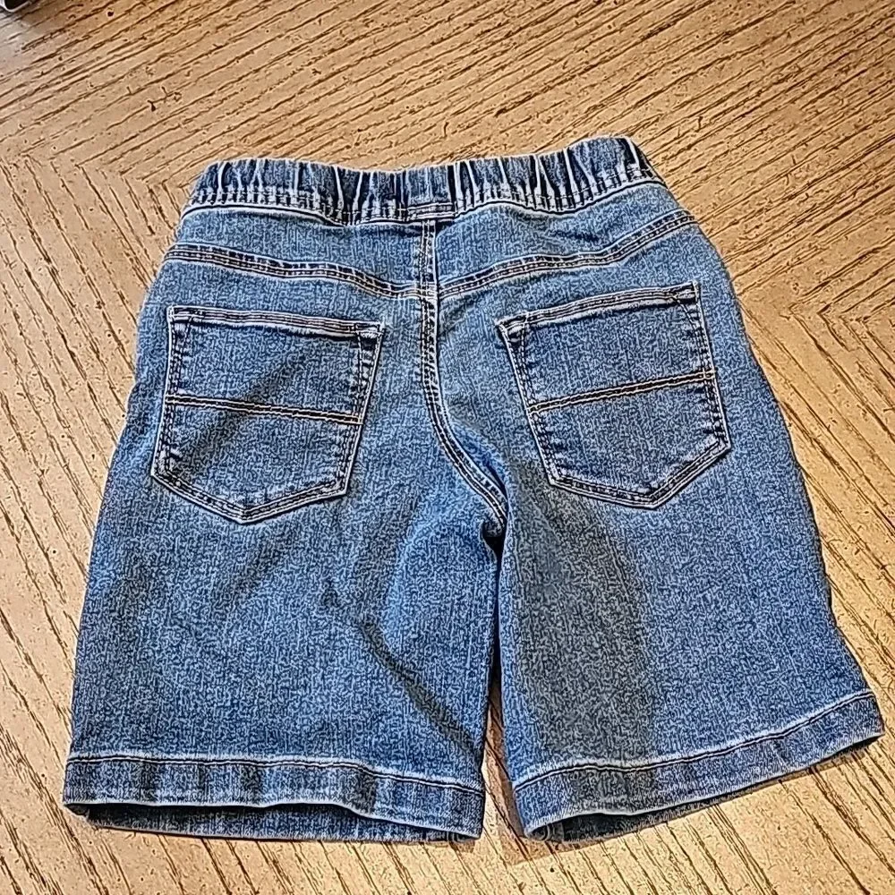 Boys denim shorts size 5 OshKosh B'gosh